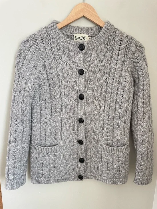 SAOL Ireland Aran 100% Merino Wool Cable Knit Button Cardigan Grey Size Small - Picture 2 of 11